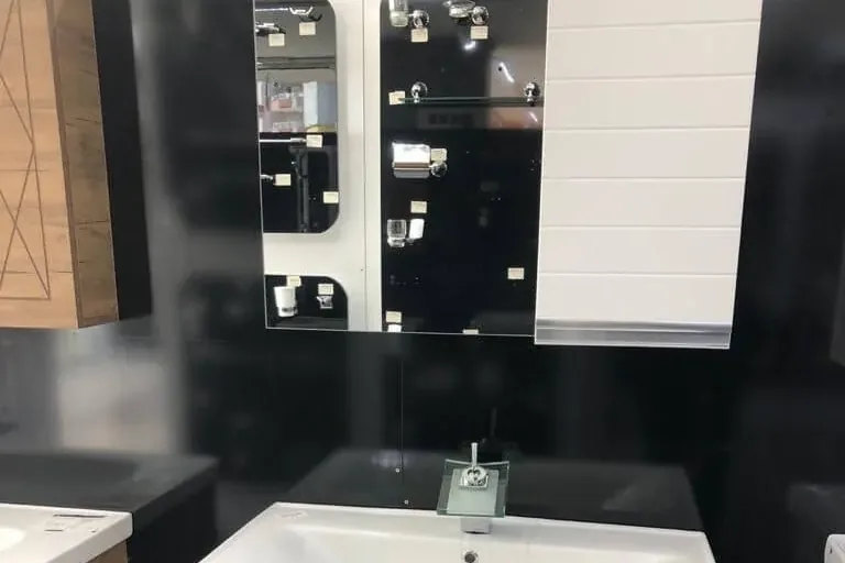 Banyo dolabı